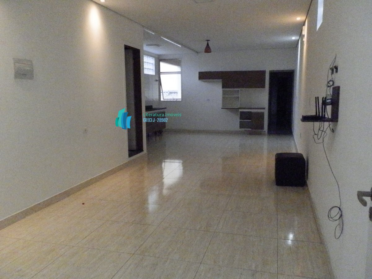 Sobrado à venda com 4 quartos, 242m² - Foto 2