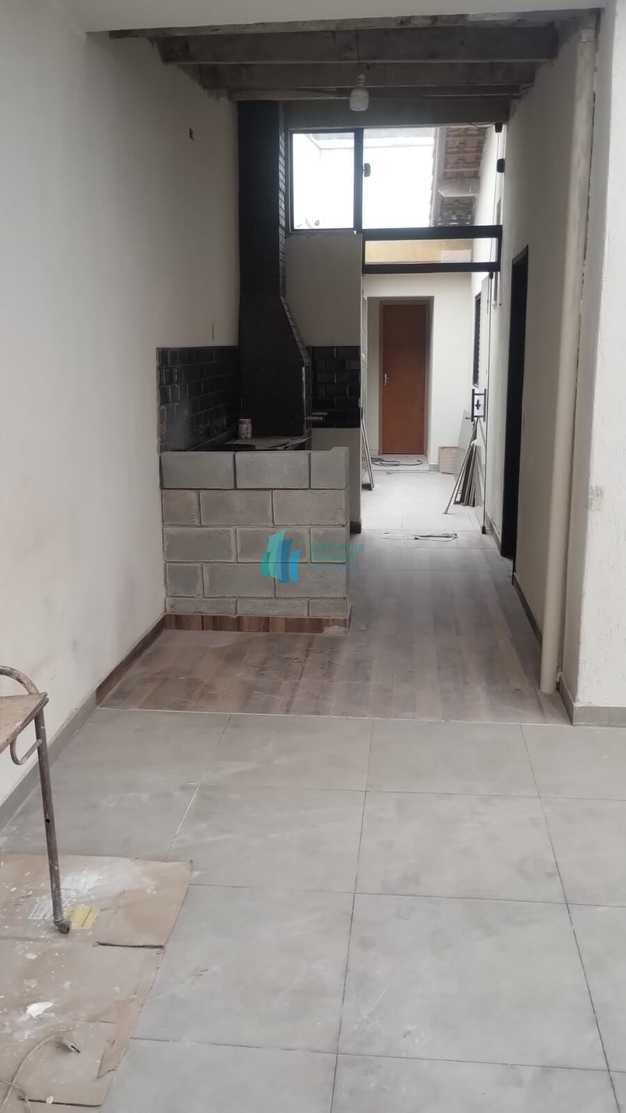 Casa à venda com 3 quartos, 124m² - Foto 1