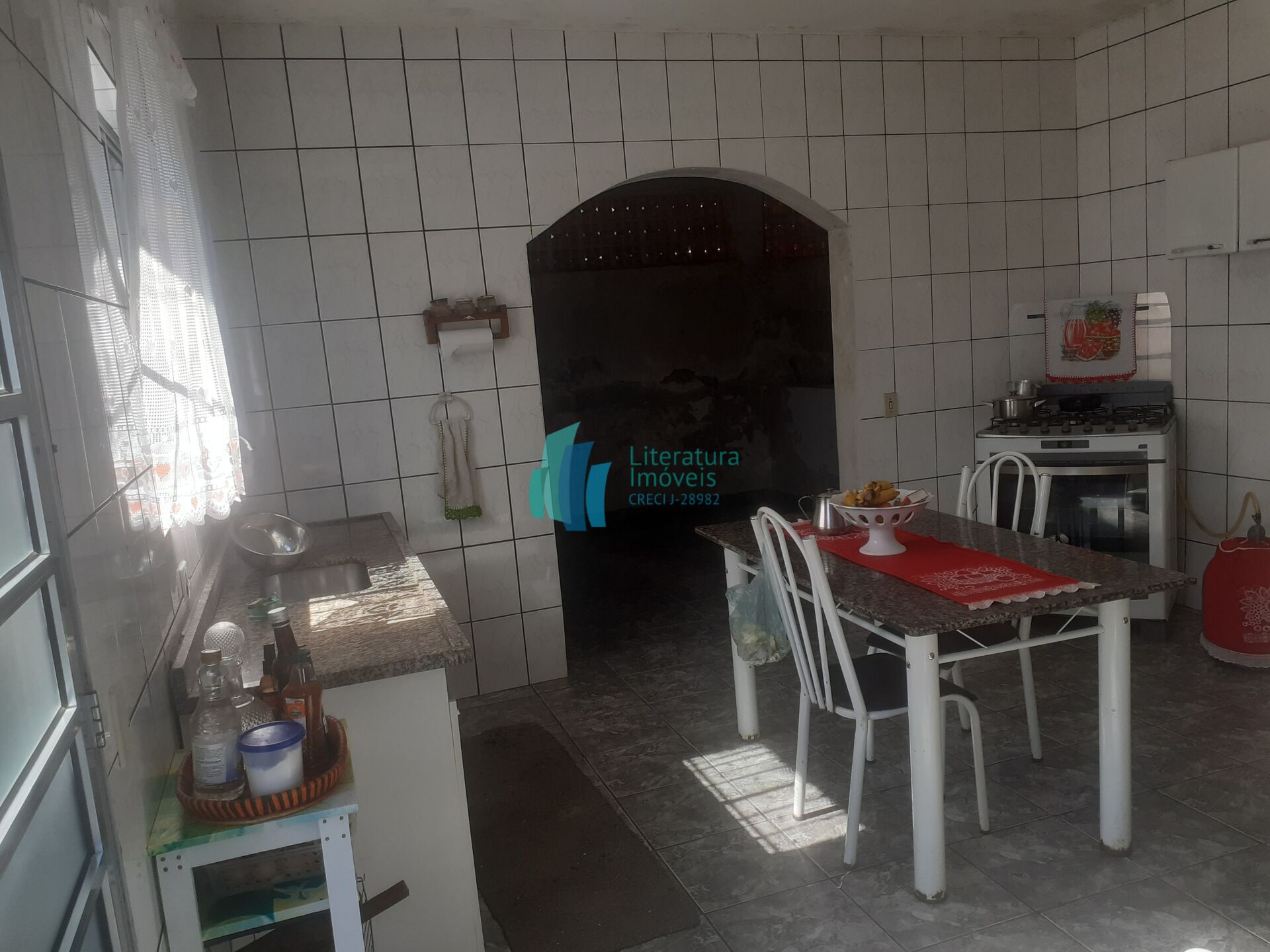 Casa à venda com 3 quartos, 250m² - Foto 3