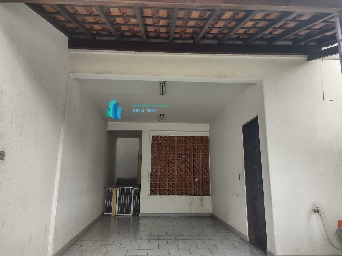 Sobrado para alugar com 4 quartos, 294m² - Foto 1