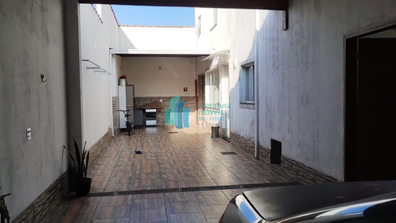 Casa para alugar com 3 quartos, 150m² - Foto 25