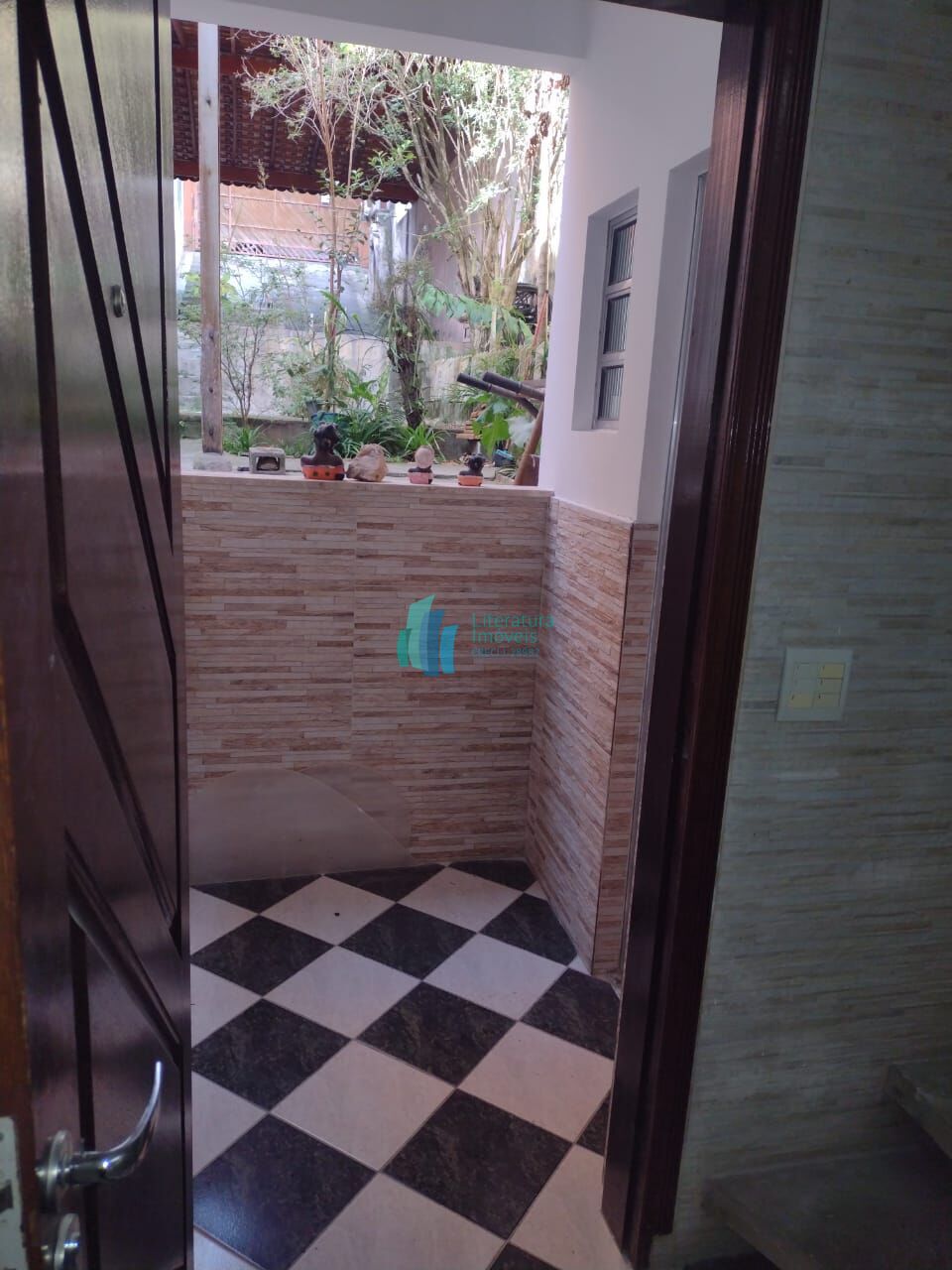 Casa à venda com 3 quartos, 250m² - Foto 2