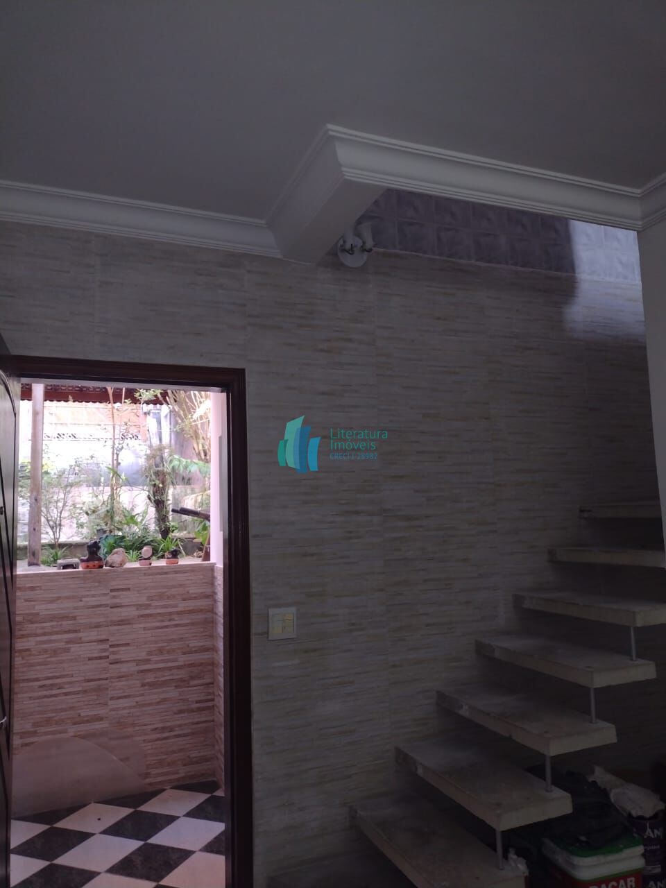 Casa à venda com 3 quartos, 250m² - Foto 1