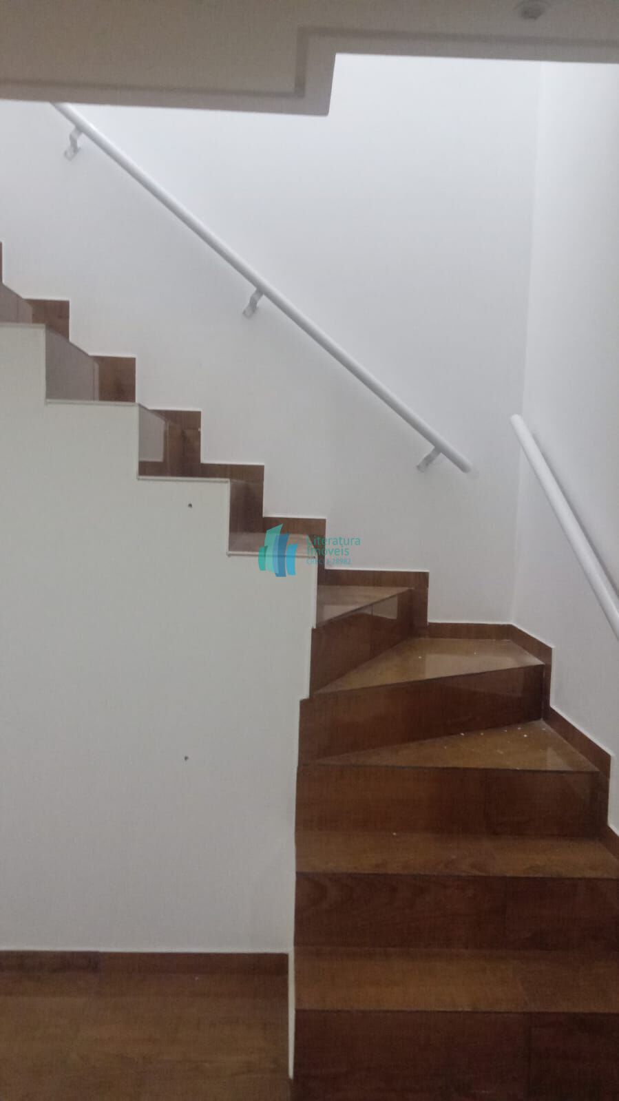 Sobrado para alugar com 2 quartos, 180m² - Foto 13