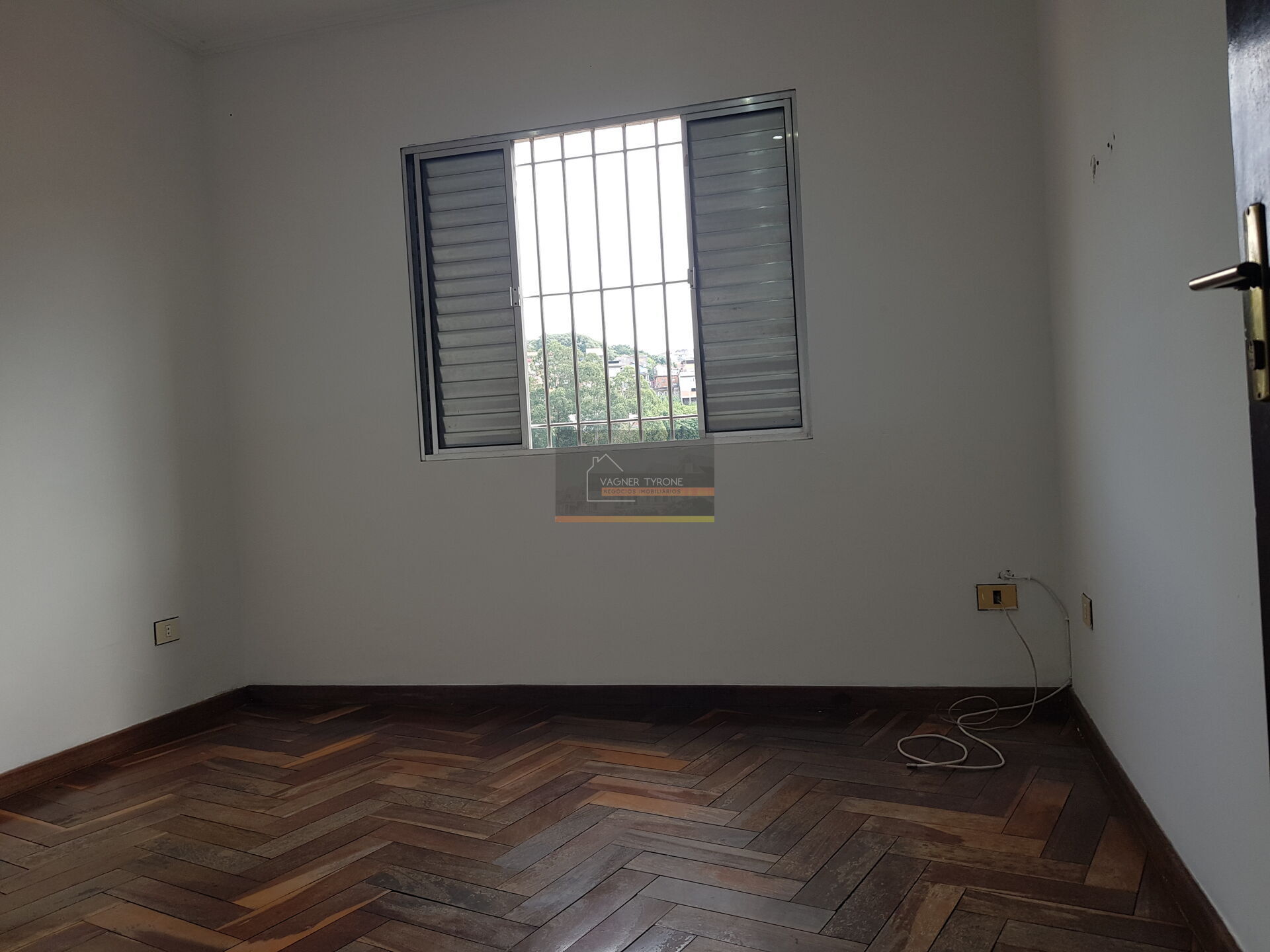 Casa à venda com 4 quartos, 200m² - Foto 25