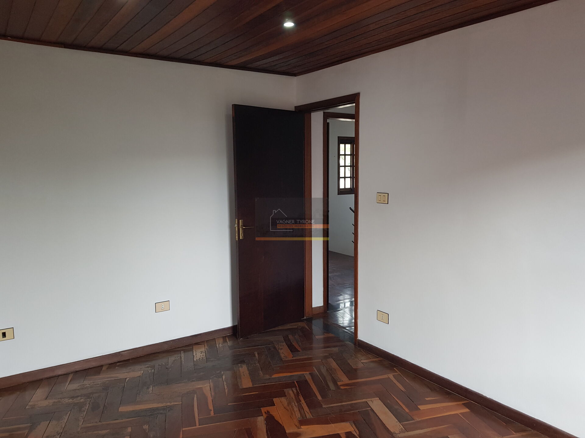 Casa à venda com 4 quartos, 200m² - Foto 18