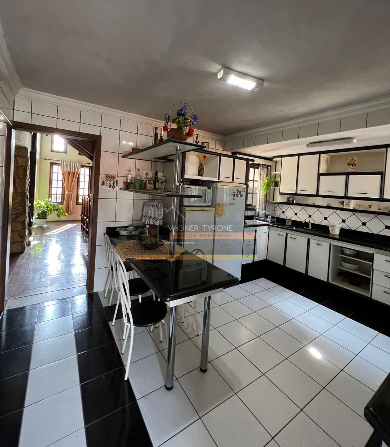 Casa à venda com 4 quartos, 360m² - Foto 4