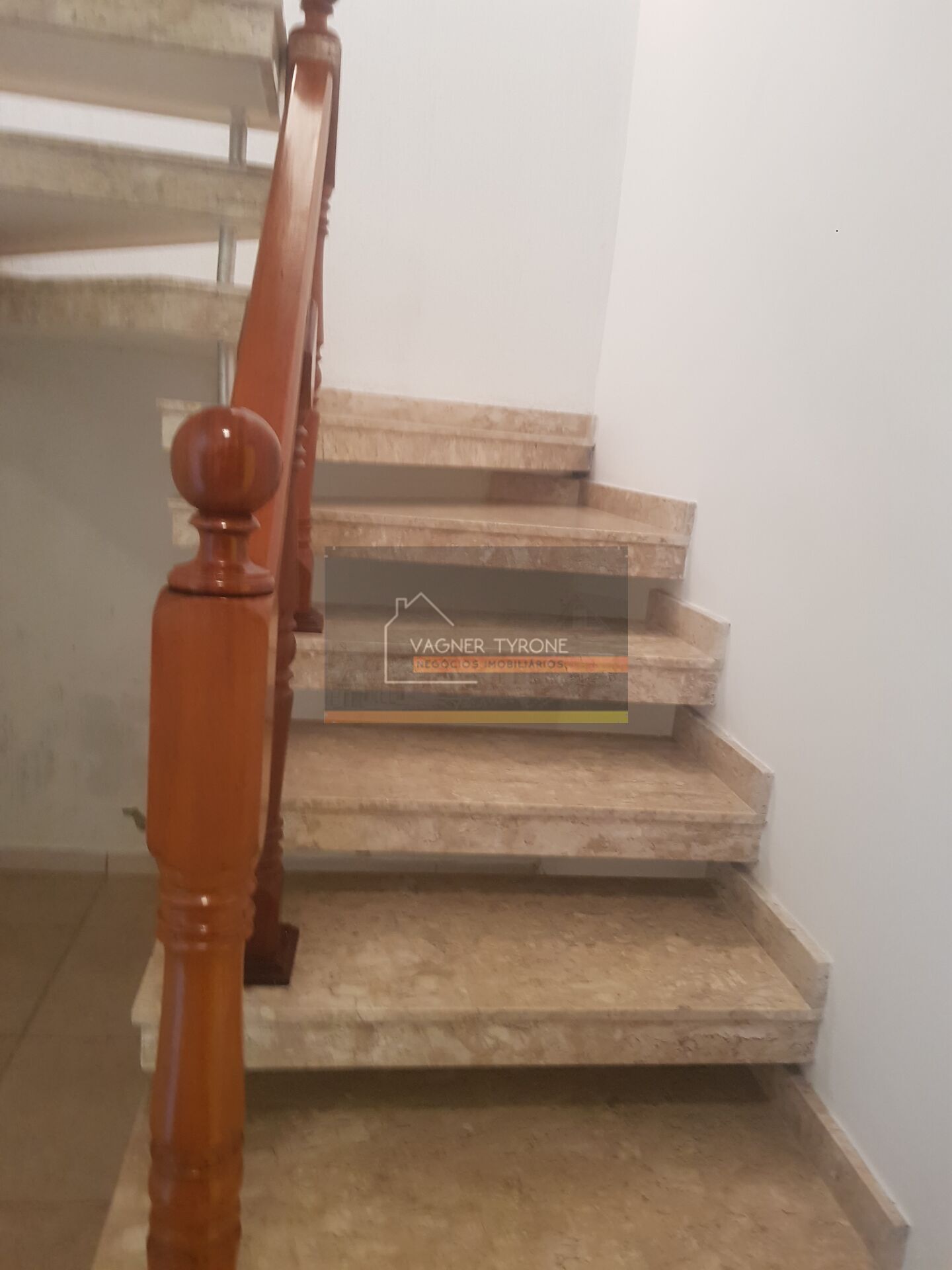 Casa à venda com 3 quartos, 180m² - Foto 4