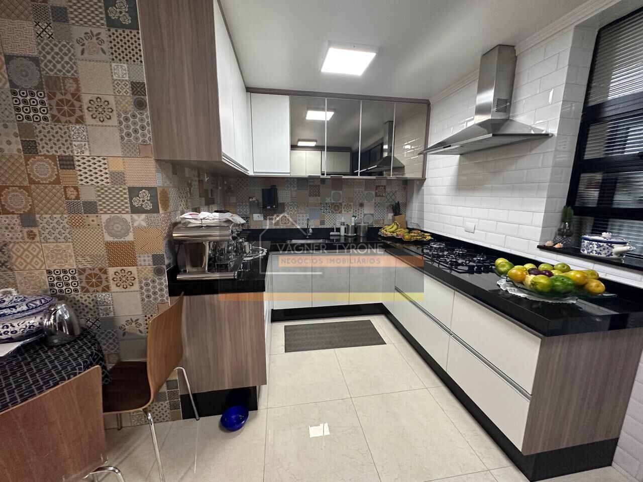 Apartamento à venda com 3 quartos, 140m² - Foto 5