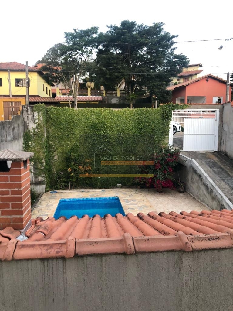 Casa para alugar com 4 quartos, 230m² - Foto 3