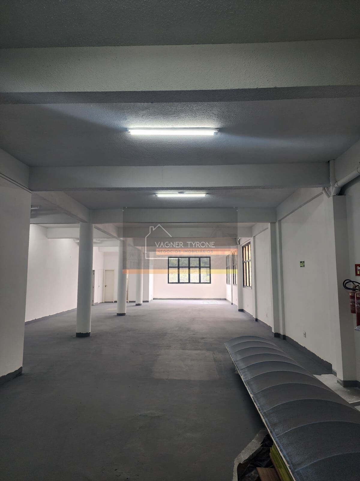 Loja-Salão para alugar, 218m² - Foto 1