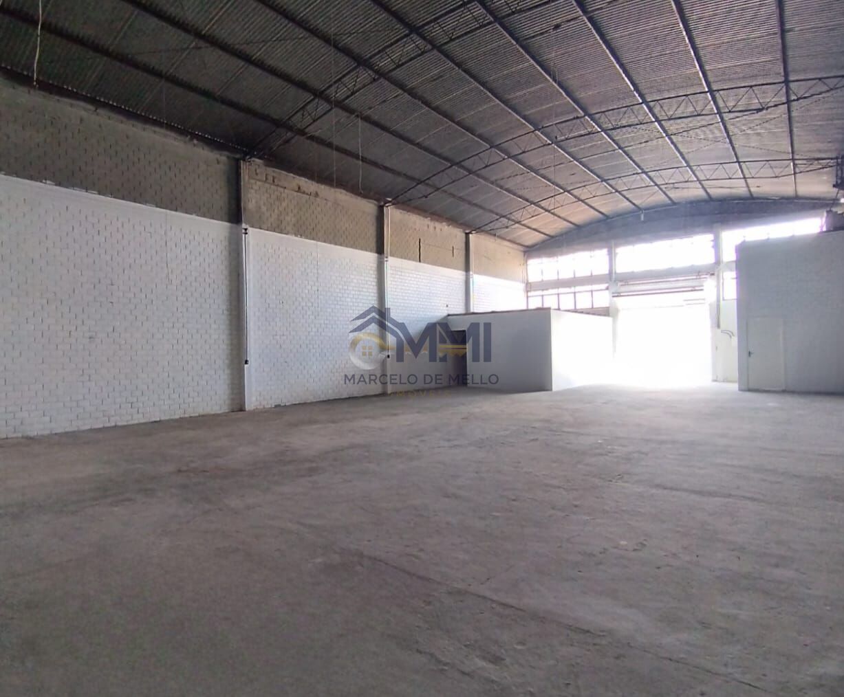 Depósito-Galpão-Armazém para alugar, 347m² - Foto 2