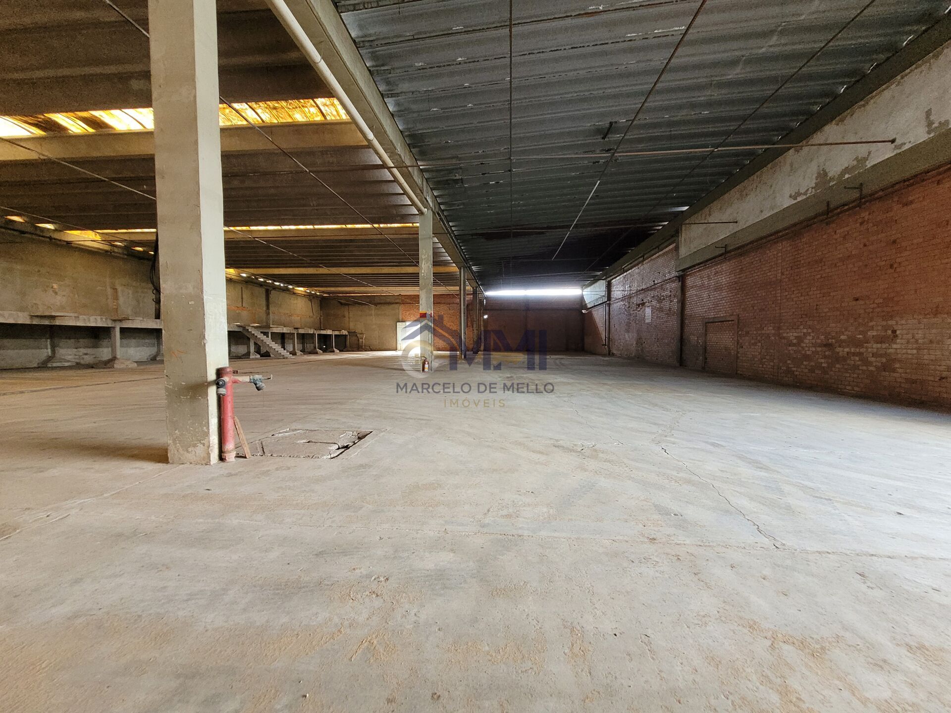 Depósito-Galpão, 2700 m² - Foto 2