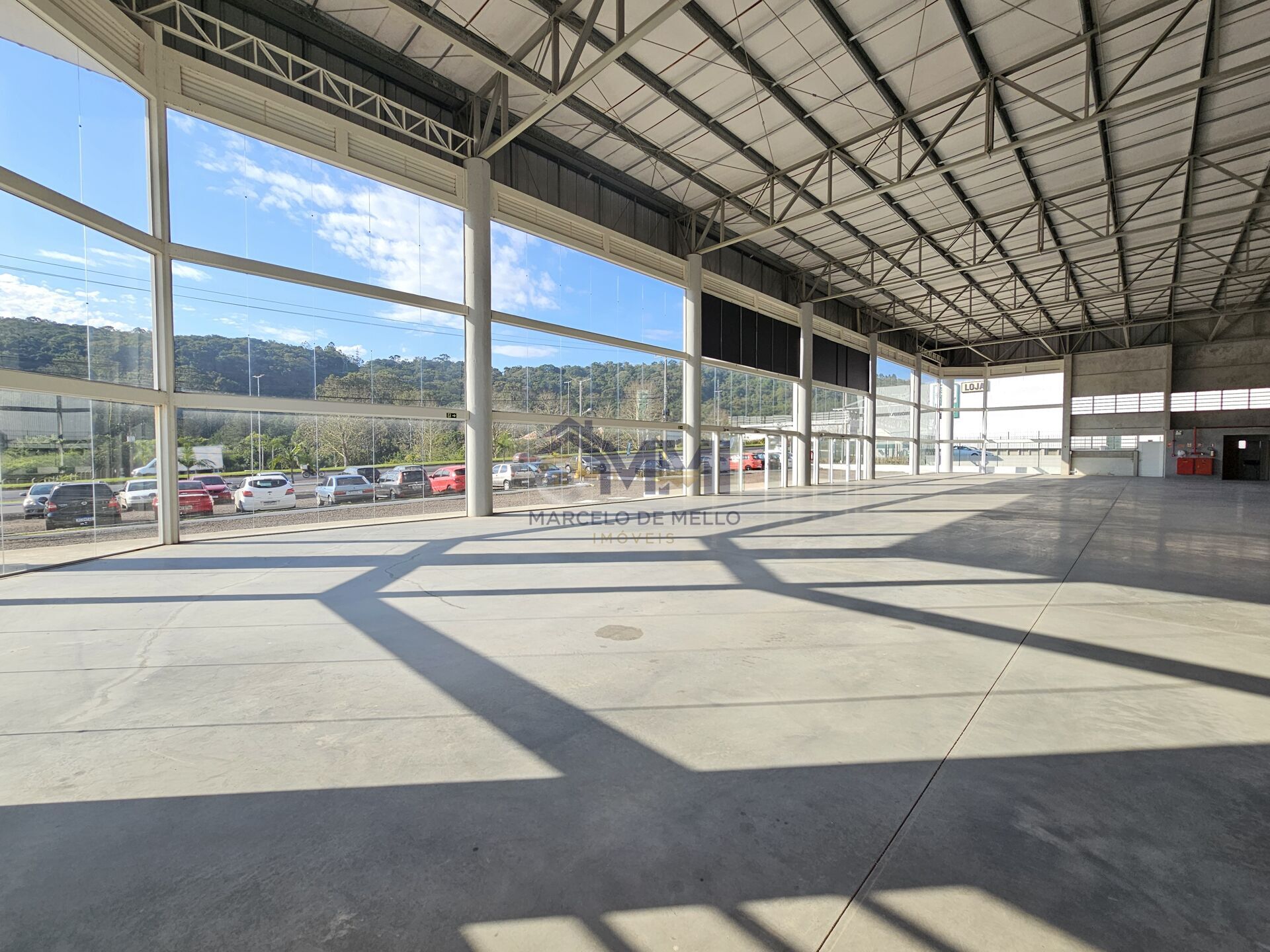 Prédio Inteiro para alugar, 1076m² - Foto 1