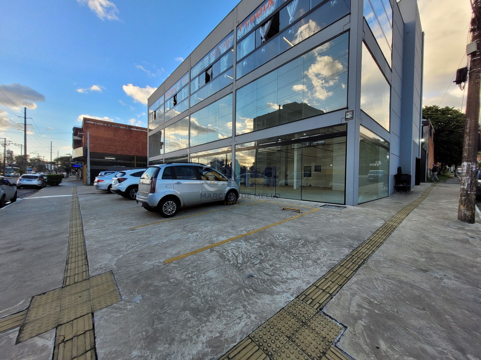 Loja-Salão para alugar, 350m² - Foto 1