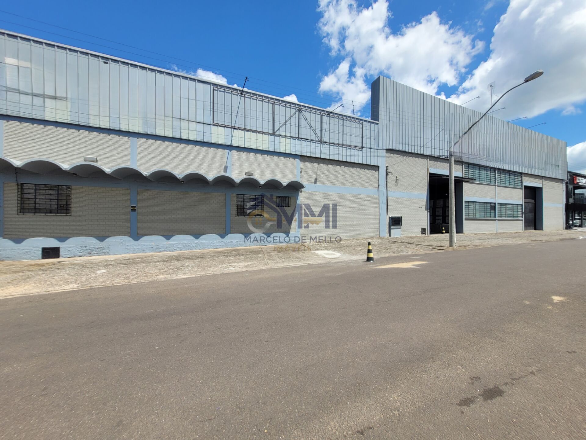 Loja-Salão, 2300 m² - Foto 2