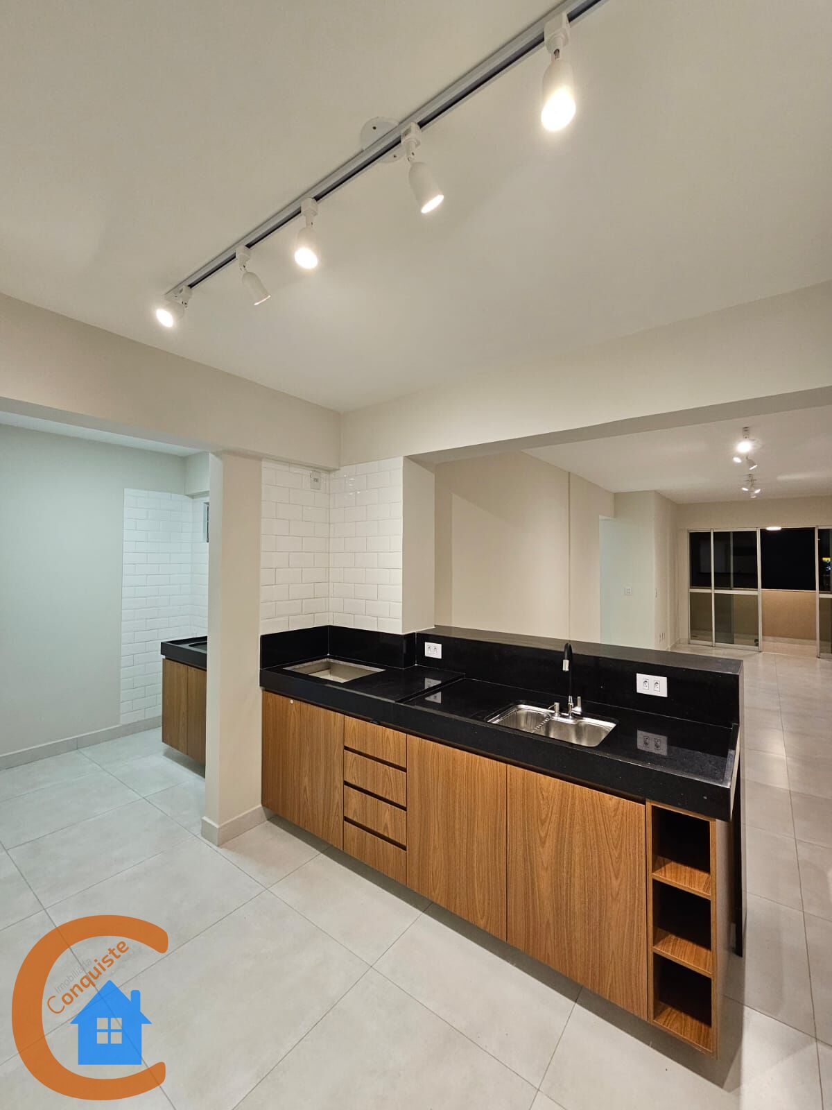 Apartamento à venda com 3 quartos, 125m² - Foto 1