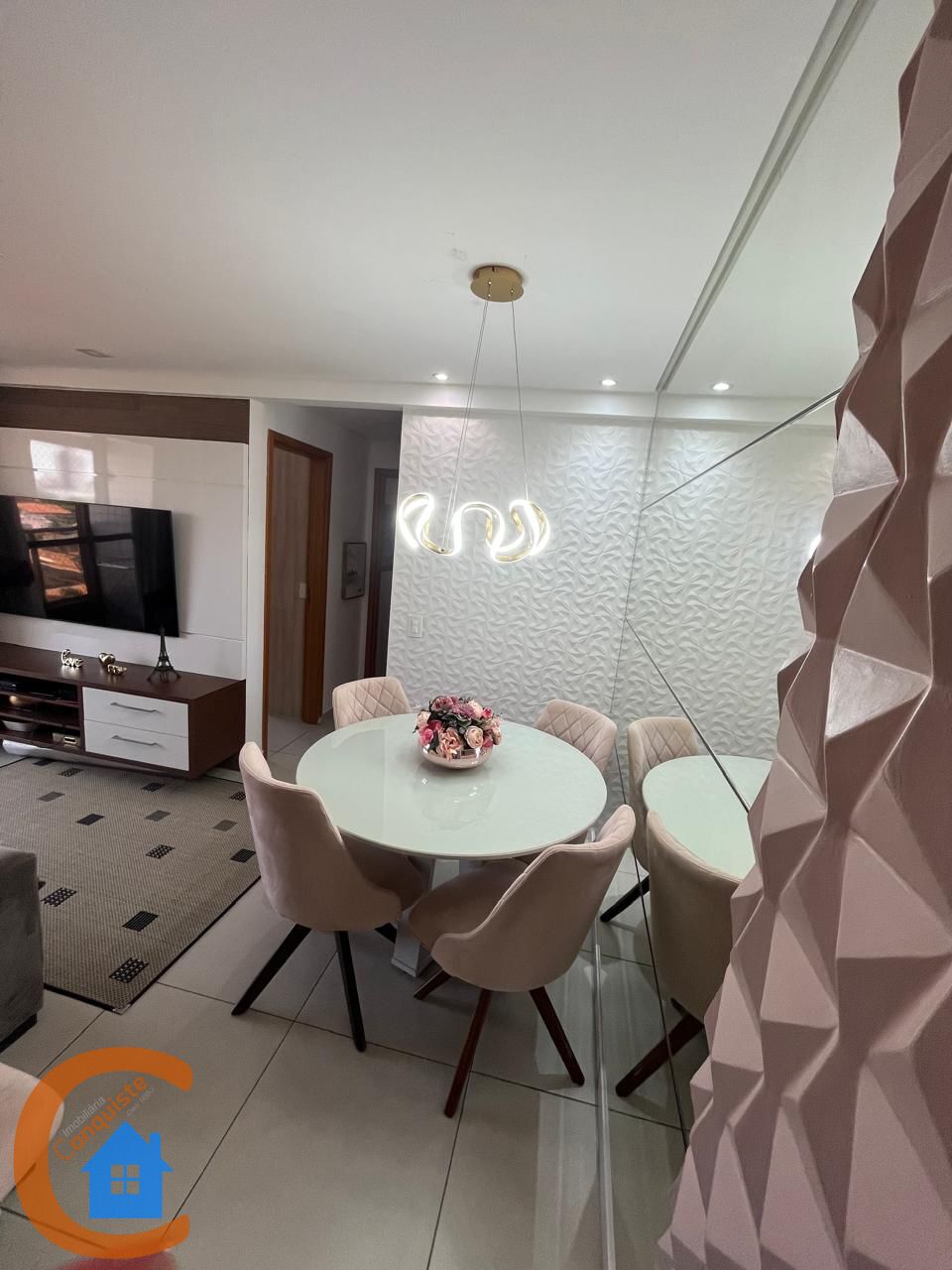 Apartamento à venda com 2 quartos, 61m² - Foto 2