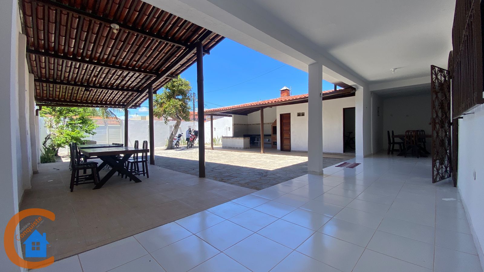 Casa para alugar com 3 quartos, 200m² - Foto 1