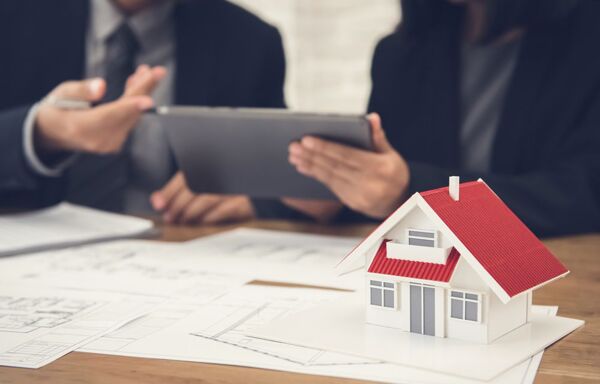 O Papel da Imobiliária na Locação: O Que Ela Realmente Faz por Você