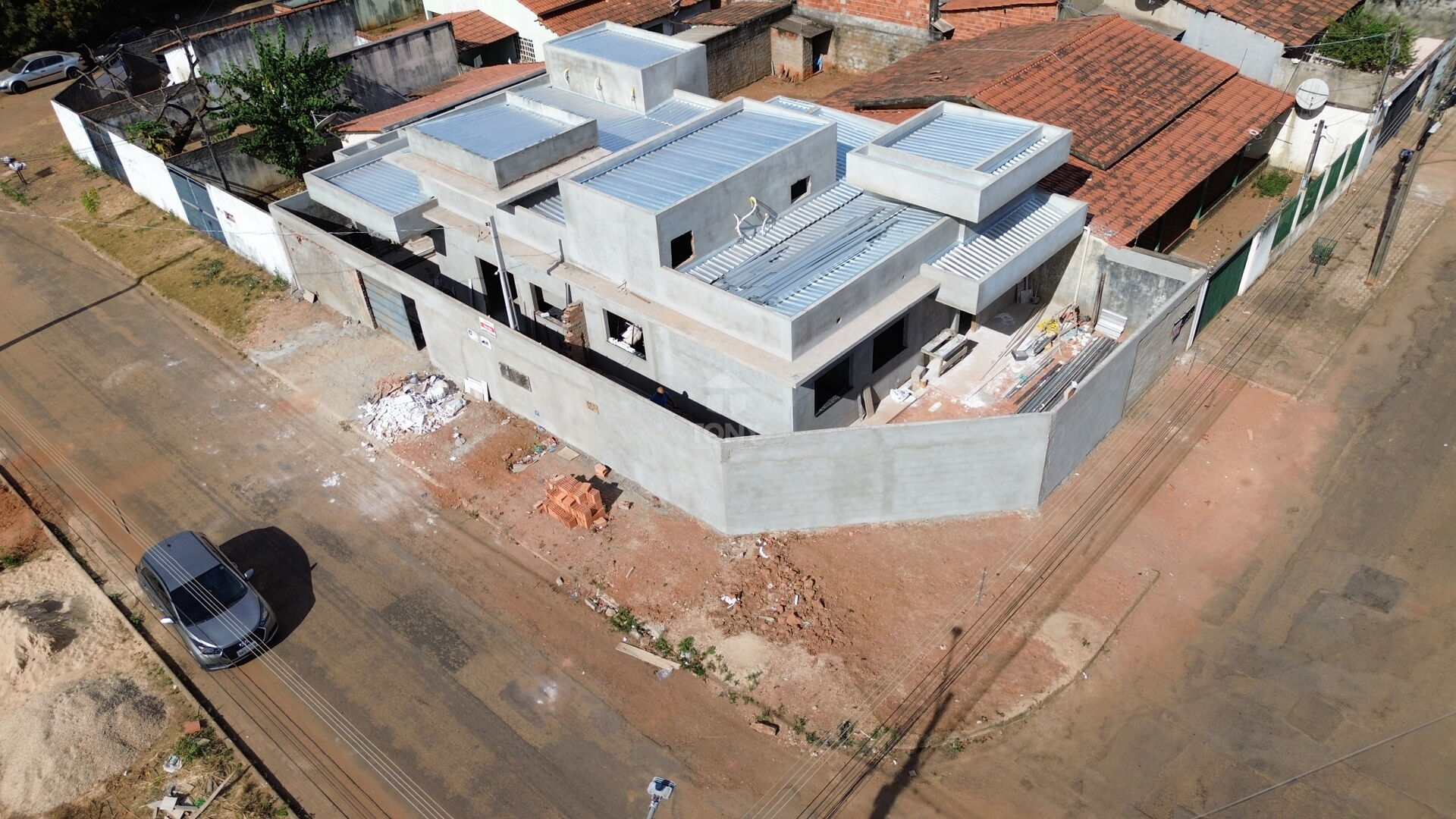 Casa à venda com 3 quartos, 74m² - Foto 1