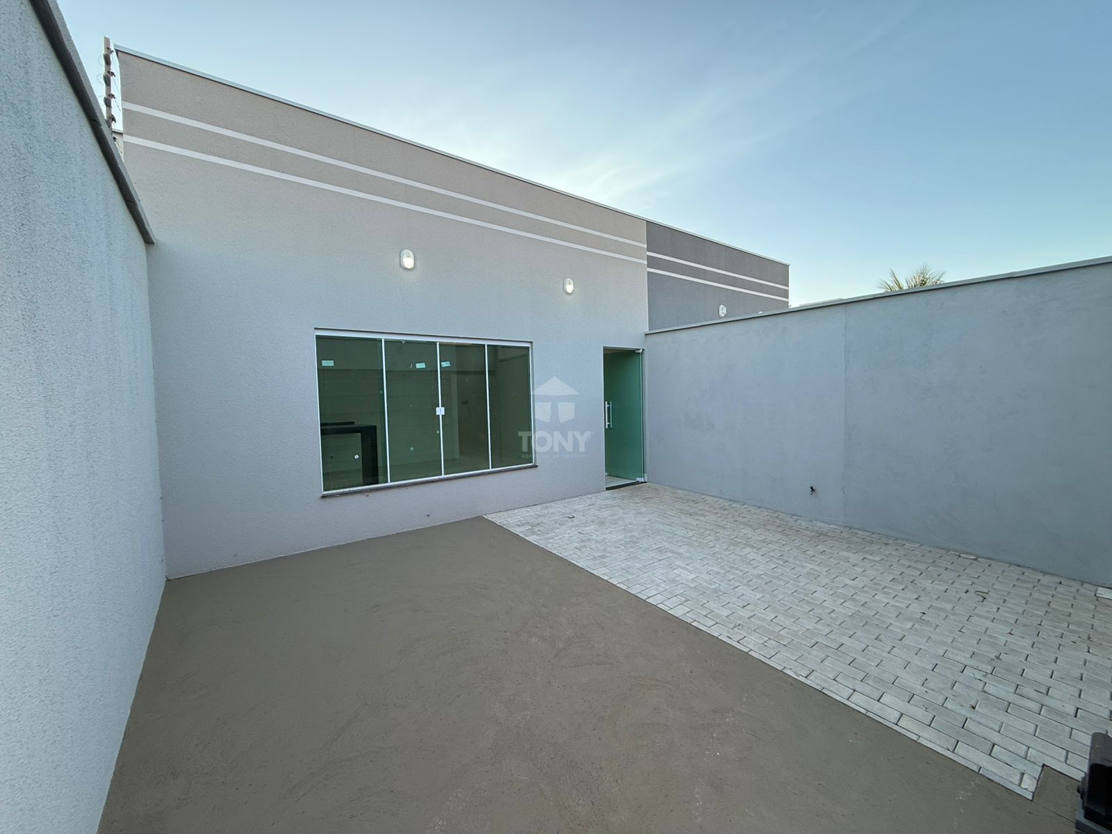 Casa à venda com 2 quartos, 74m² - Foto 1