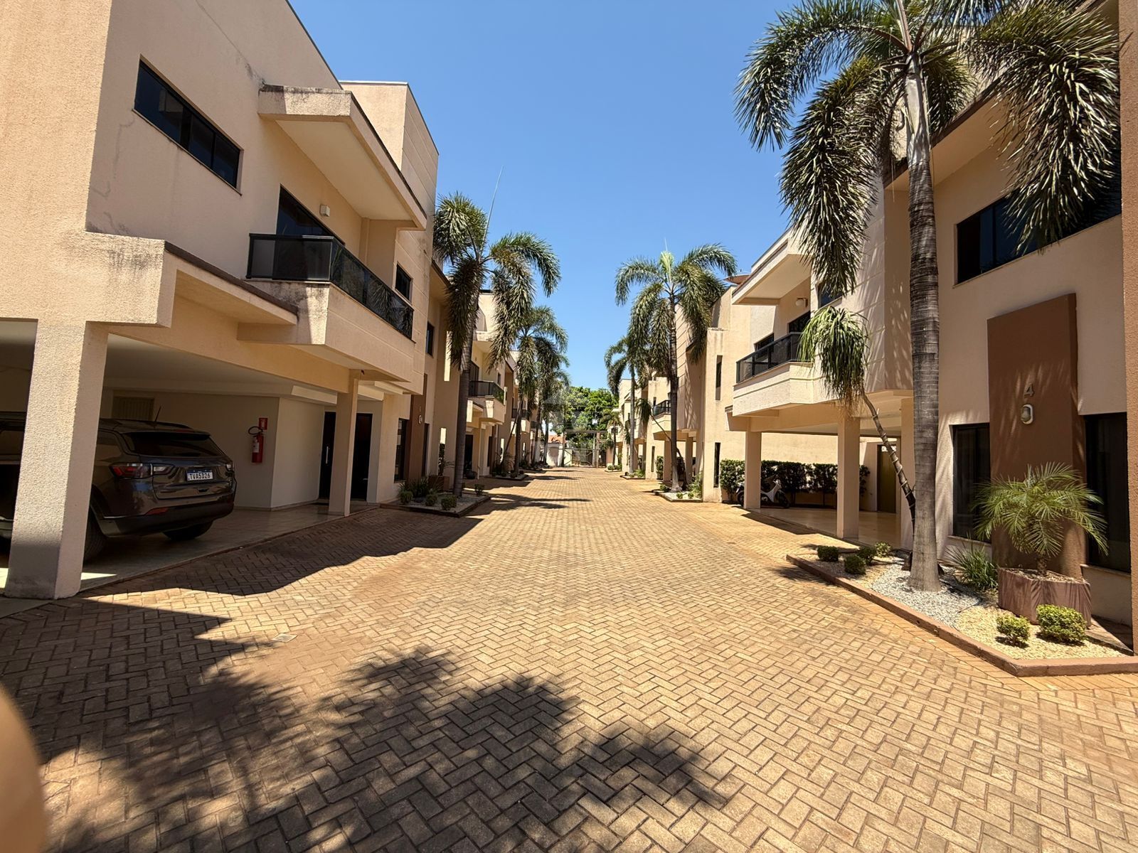 Casa à venda com 4 quartos, 232m² - Foto 9