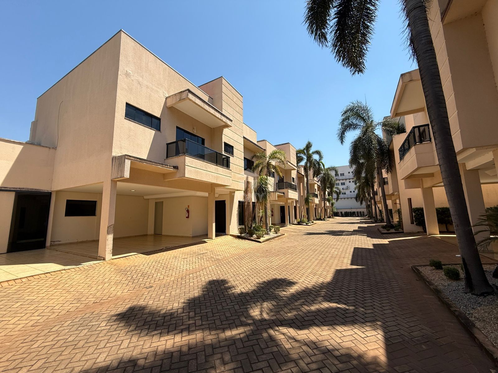Casa à venda com 4 quartos, 232m² - Foto 4