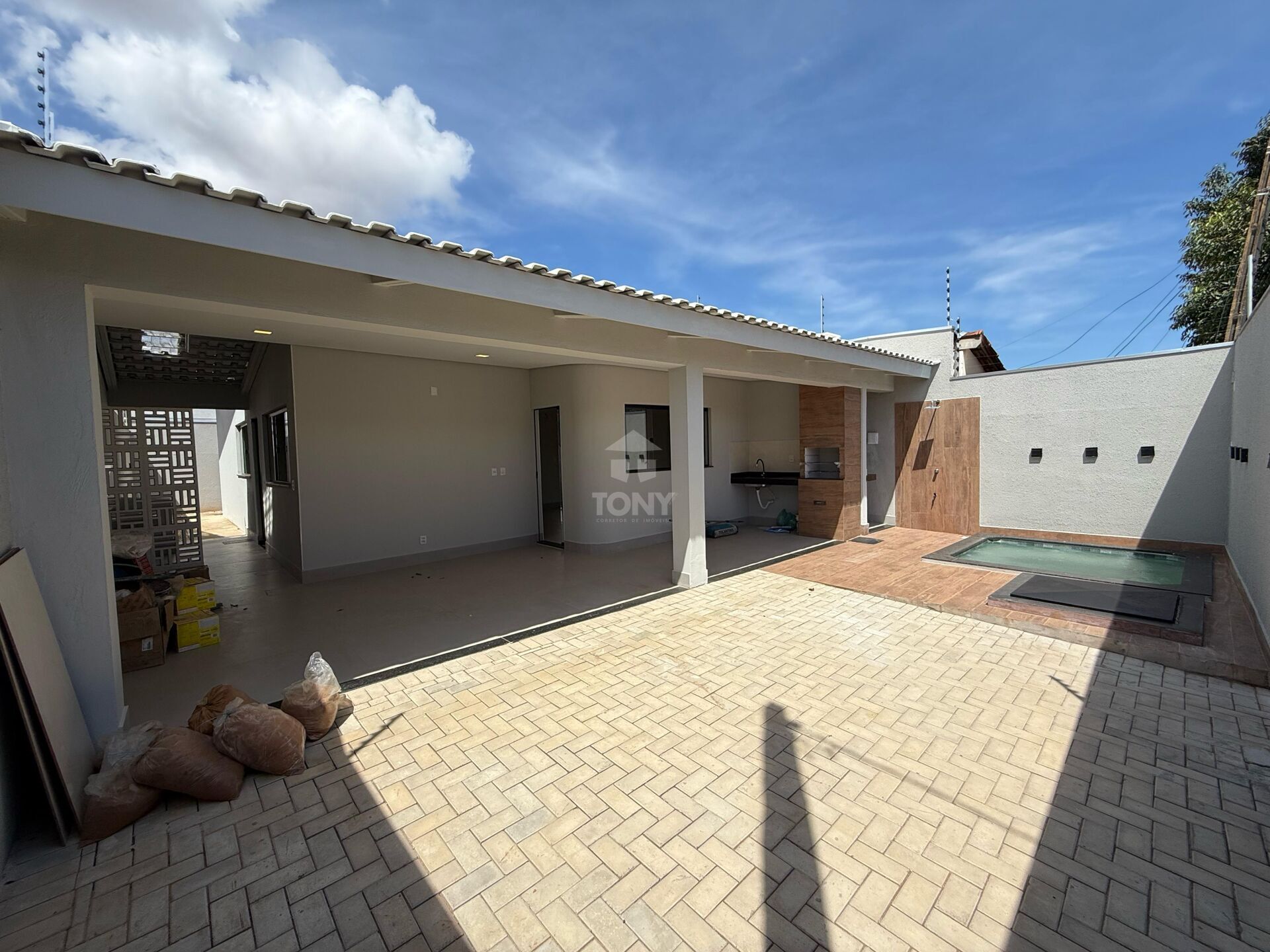 Casa à venda com 3 quartos, 117m² - Foto 2