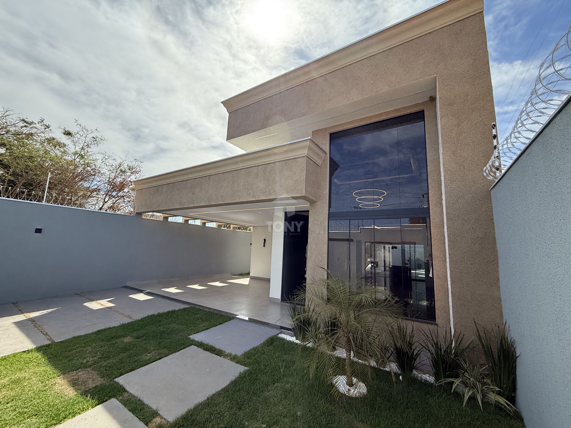 Casa à venda com 3 quartos, 155m² - Foto 1