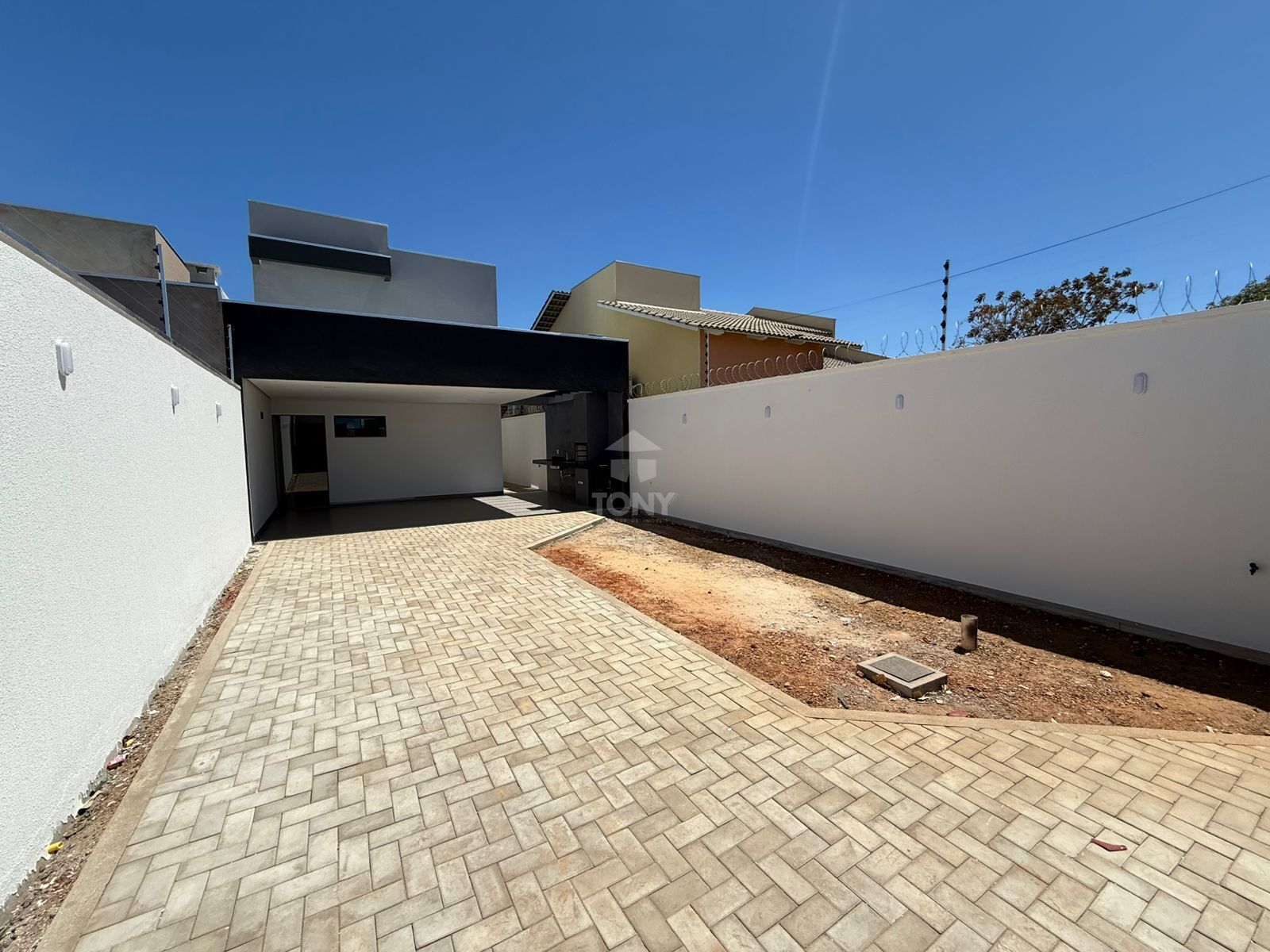 Casa à venda com 3 quartos, 112m² - Foto 1