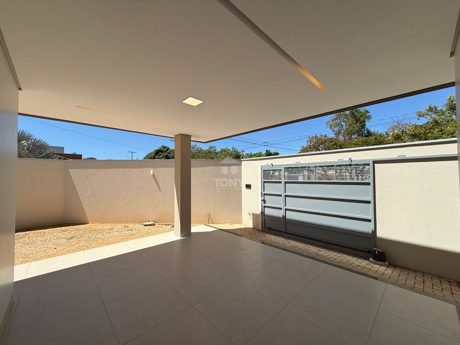 Casa à venda com 3 quartos, 96m² - Foto 1