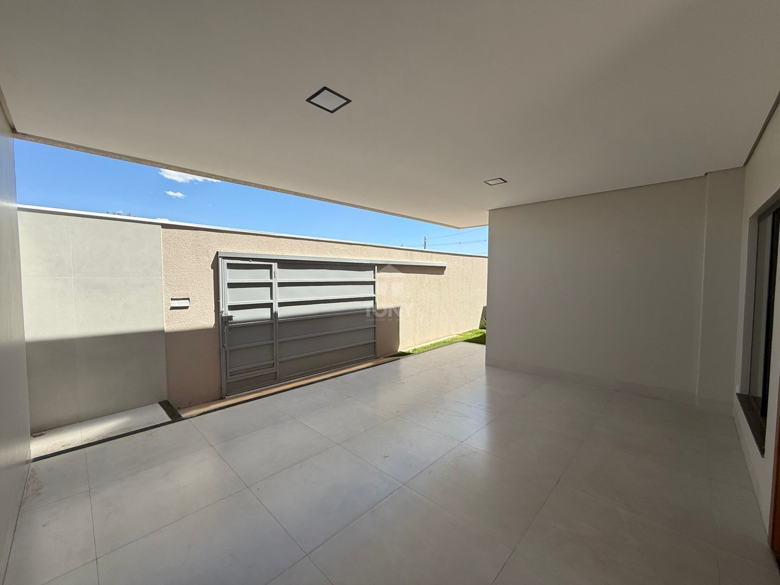 Casa à venda com 3 quartos, 105m² - Foto 3