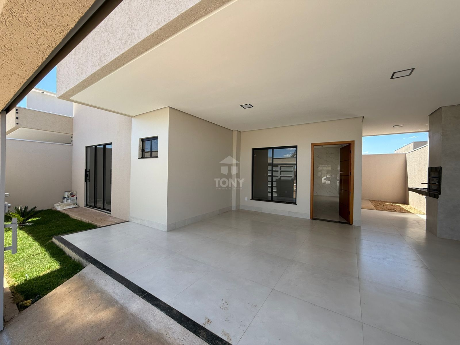 Casa à venda com 3 quartos, 105m² - Foto 2