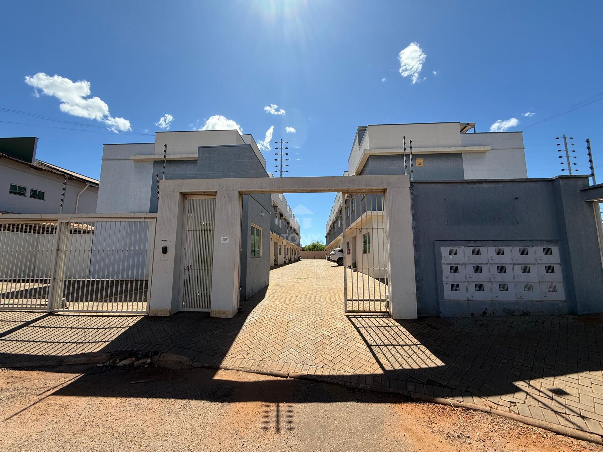 Sobrado à venda com 3 quartos, 108m² - Foto 1