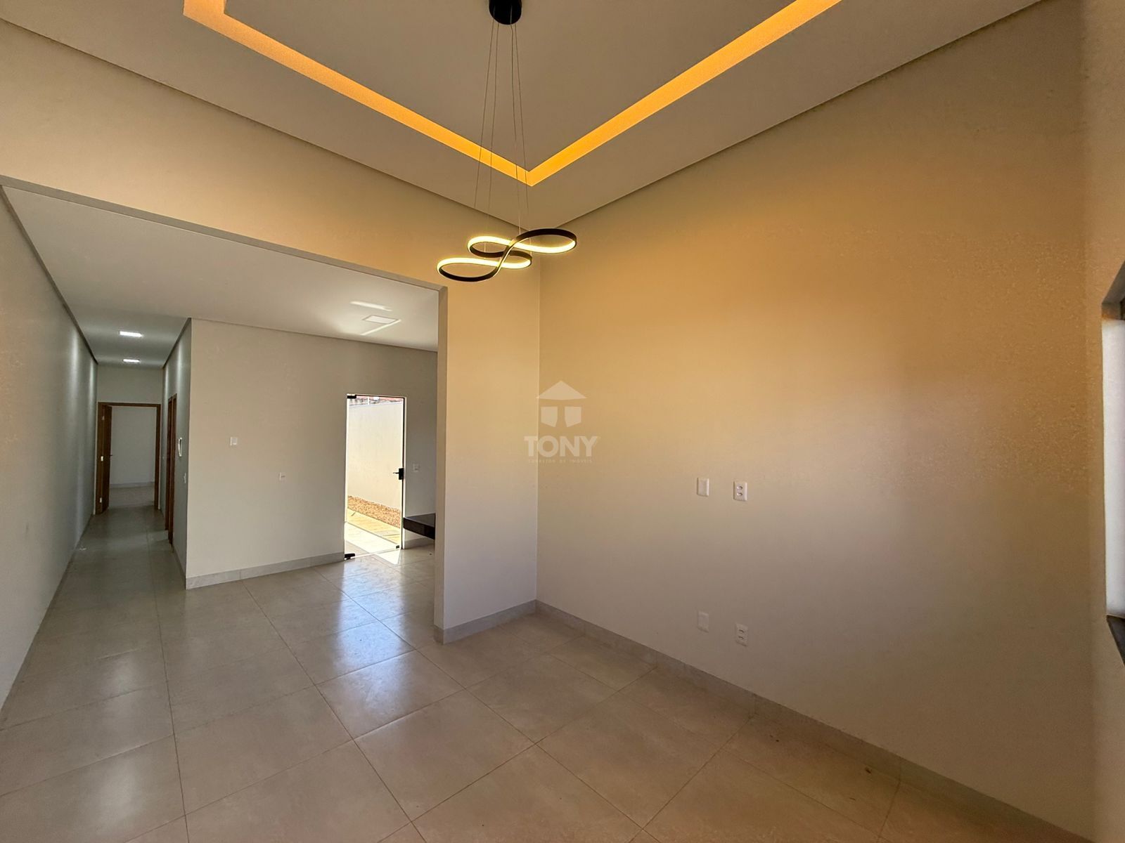 Casa à venda com 2 quartos, 70m² - Foto 4