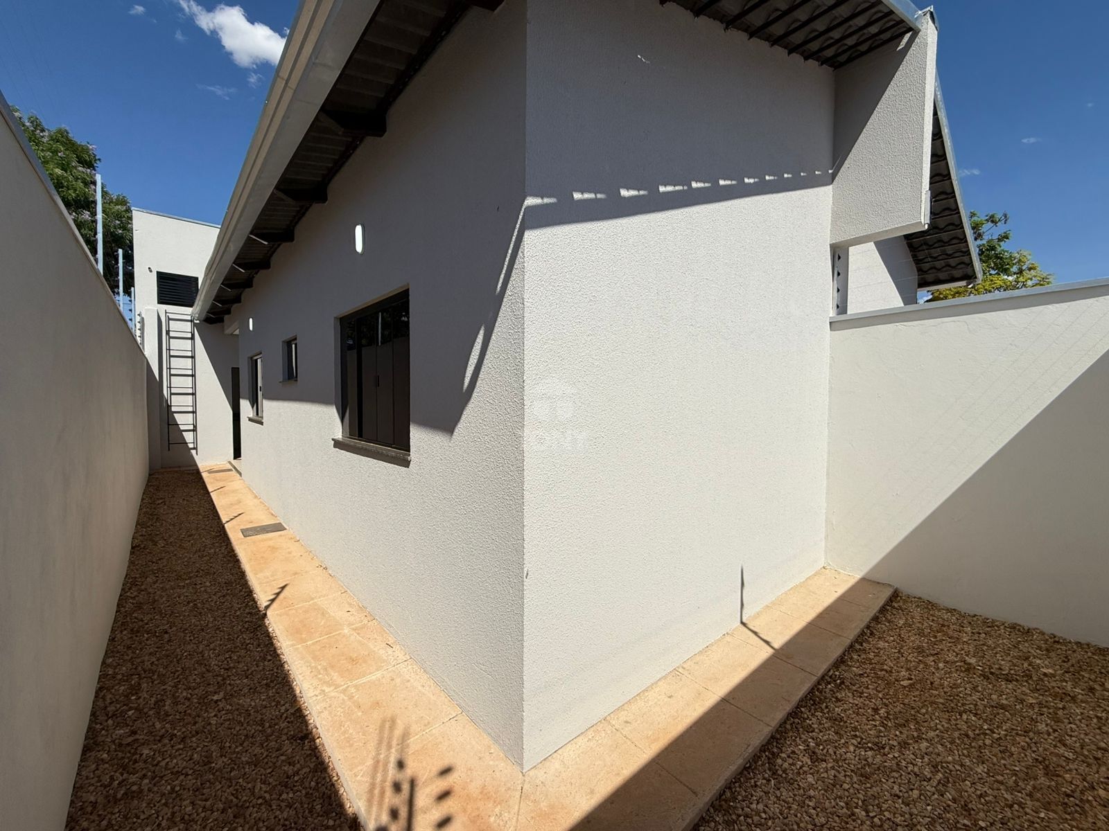 Casa à venda com 2 quartos, 70m² - Foto 11