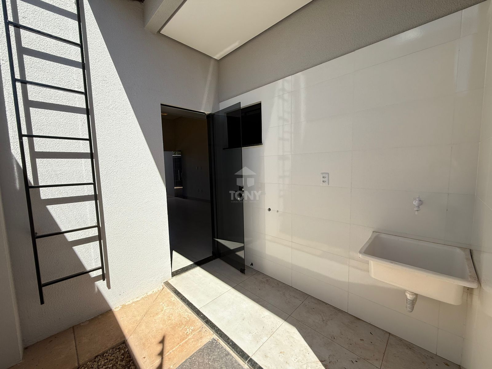 Casa à venda com 2 quartos, 70m² - Foto 12