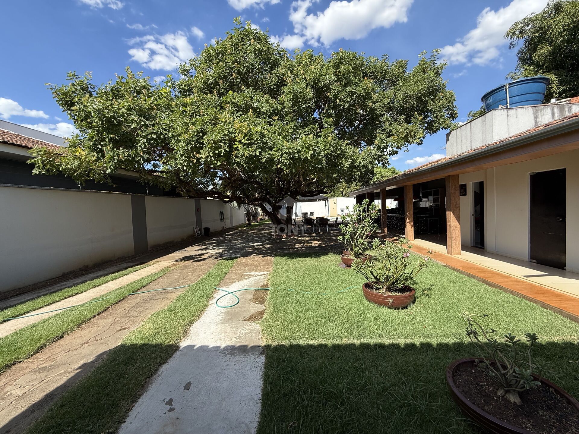 Casa à venda com 4 quartos, 254m² - Foto 8