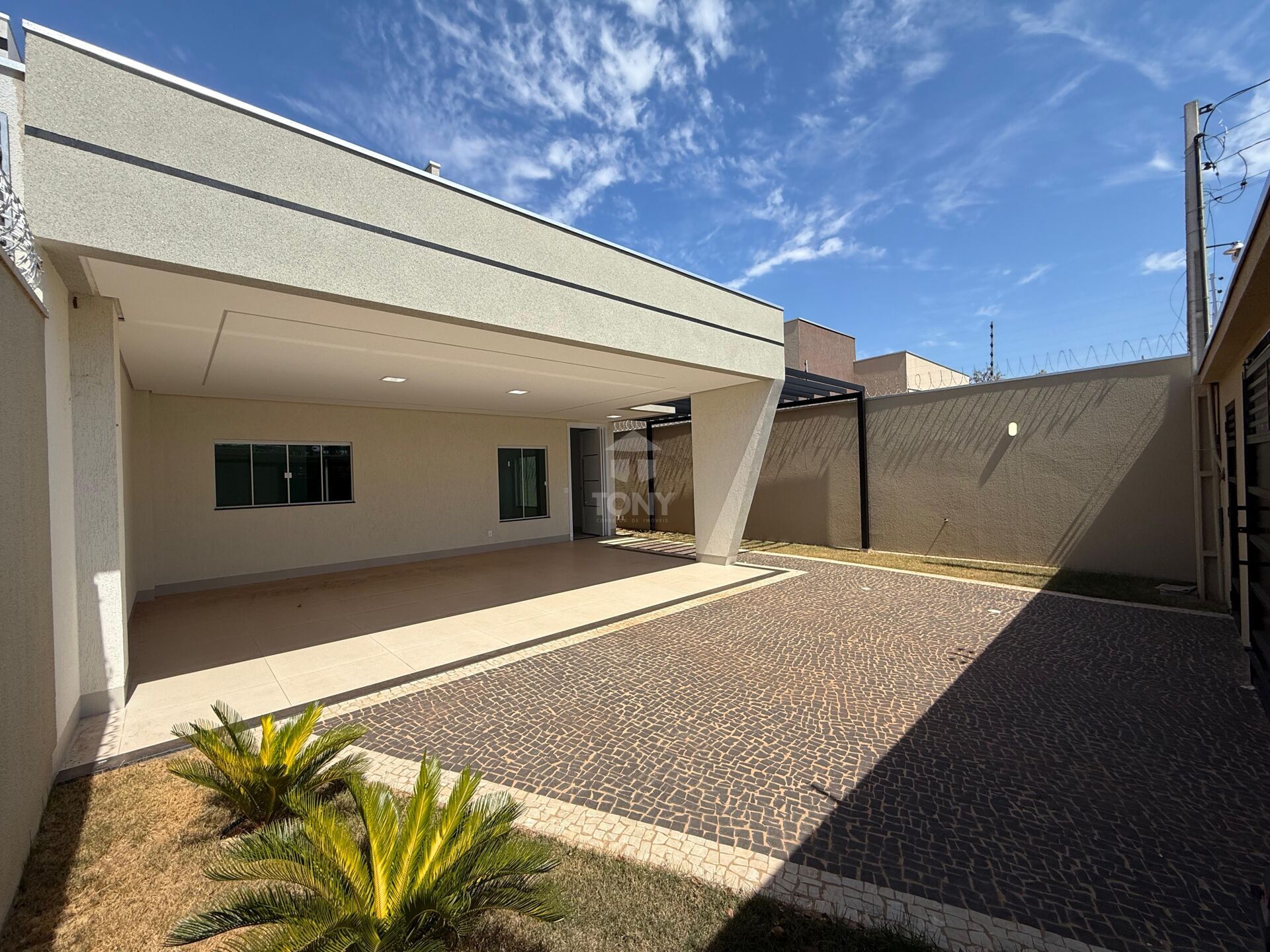Casa à venda com 3 quartos, 167m² - Foto 2
