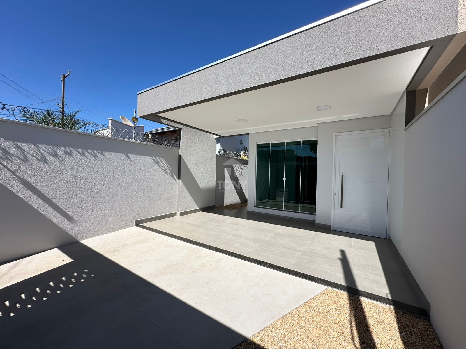 Casa à venda com 3 quartos, 122m² - Foto 1