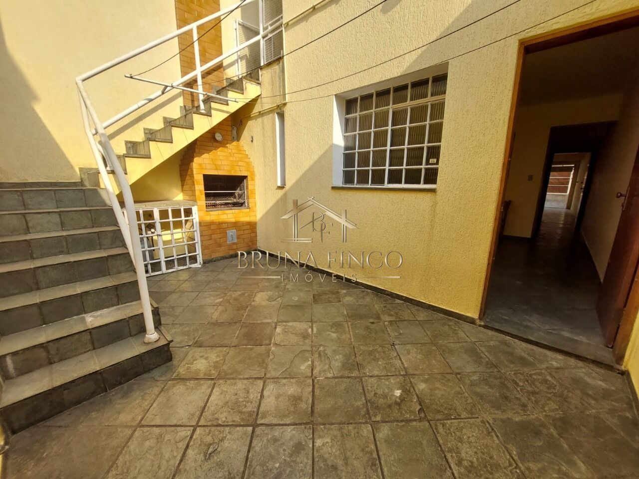 Sobrado à venda com 4 quartos, 202m² - Foto 2