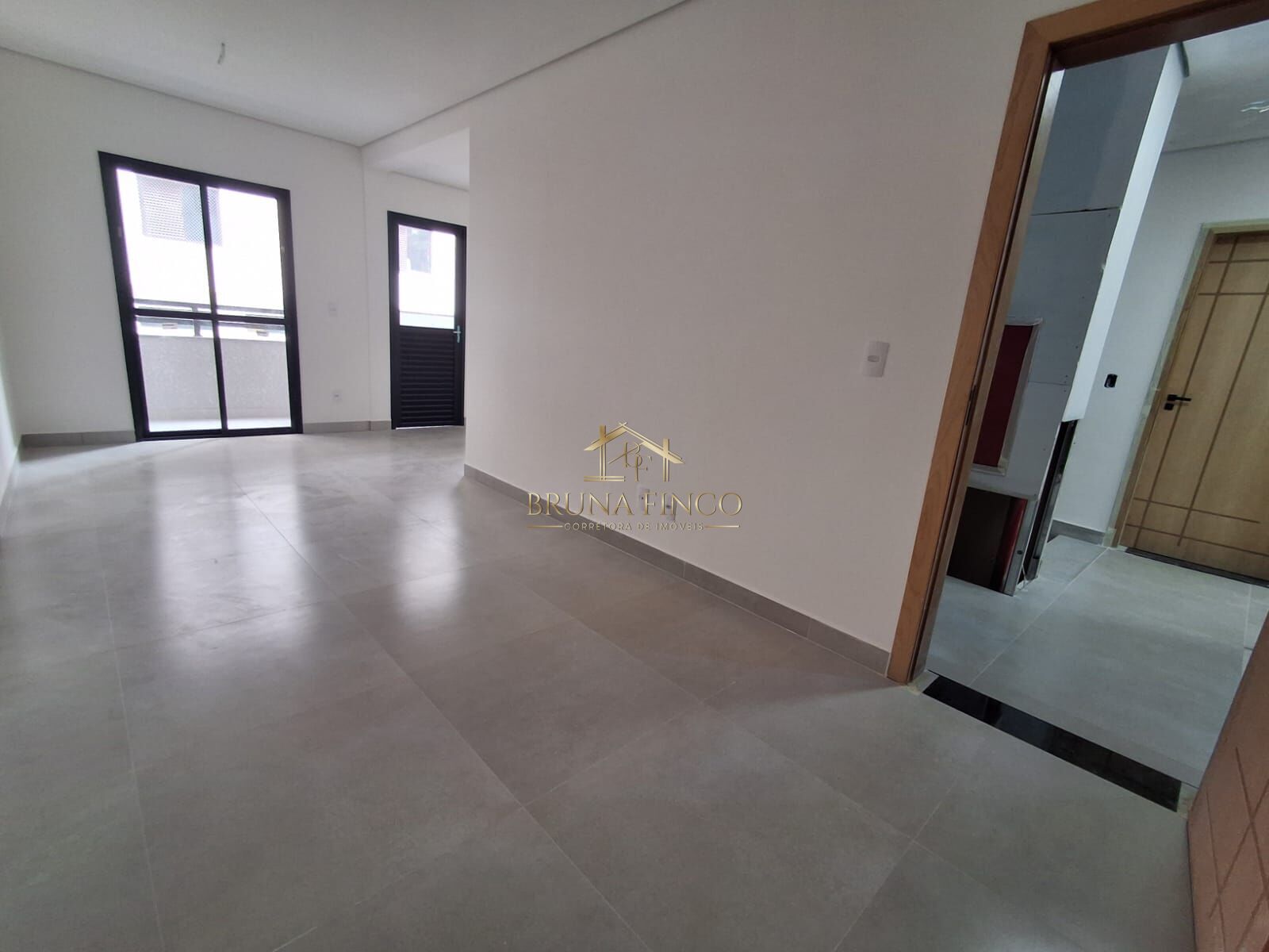 Apartamento à venda com 2 quartos, 63m² - Foto 2