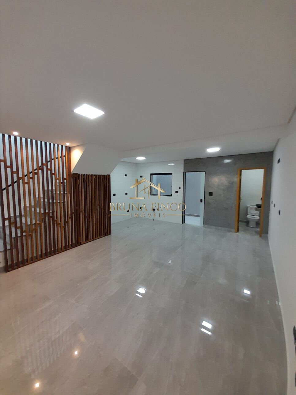 Sobrado à venda com 3 quartos, 108m² - Foto 1