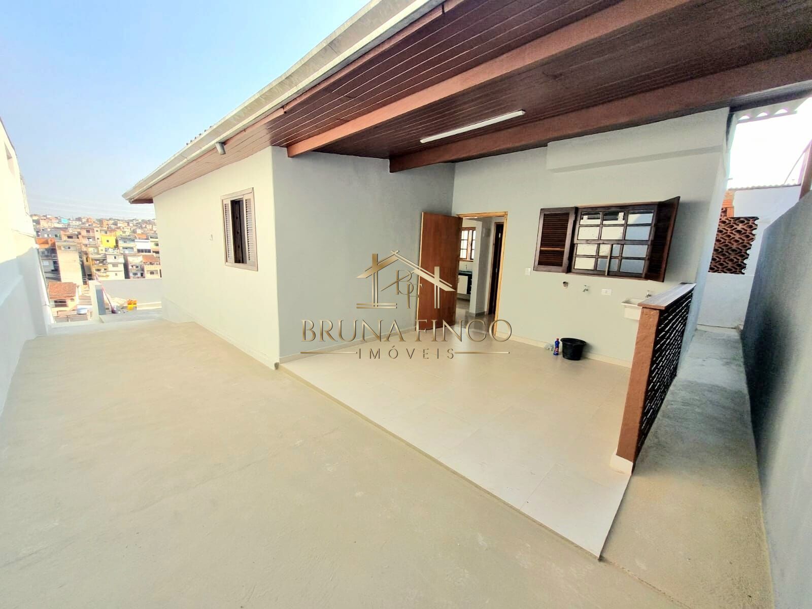 Casa à venda com 3 quartos, 62m² - Foto 1