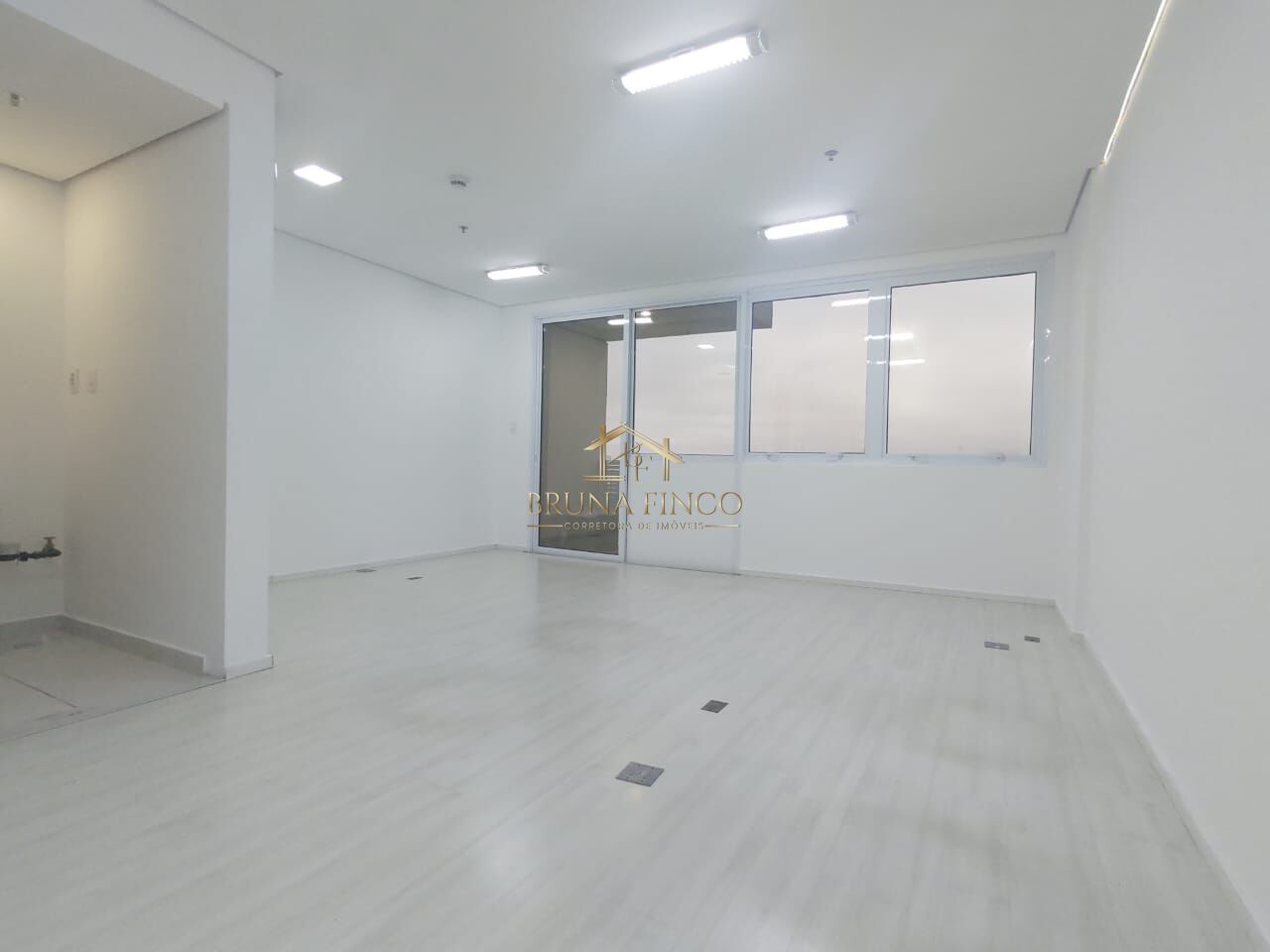 Conjunto Comercial-Sala à venda com 1 quarto, 34m² - Foto 2