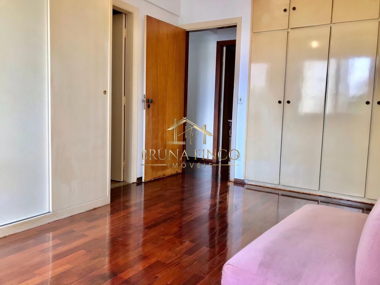 Apartamento à venda com 3 quartos, 160m² - Foto 11