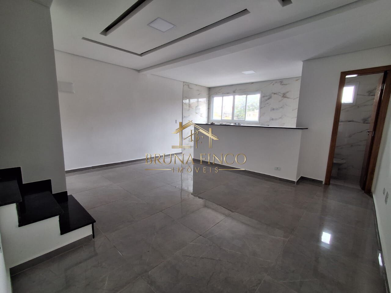 Sobrado à venda com 2 quartos, 114m² - Foto 1