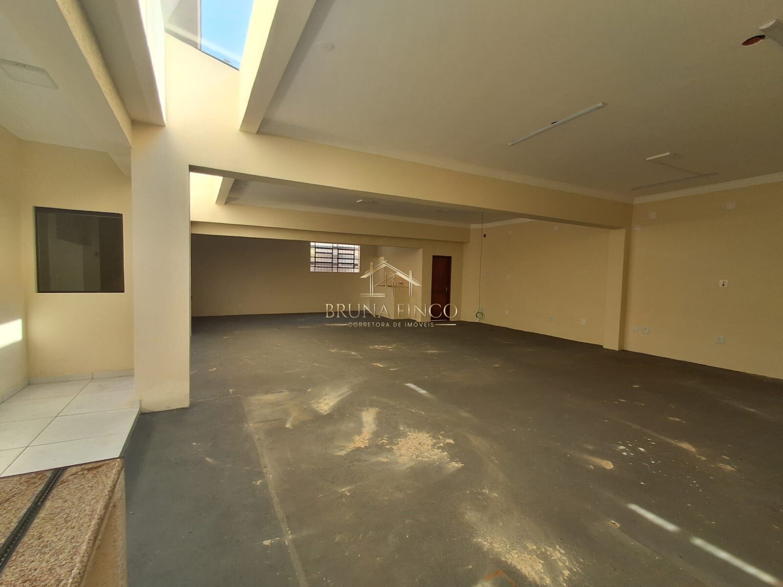 Loja-Salão para alugar com 1 quarto, 120m² - Foto 9