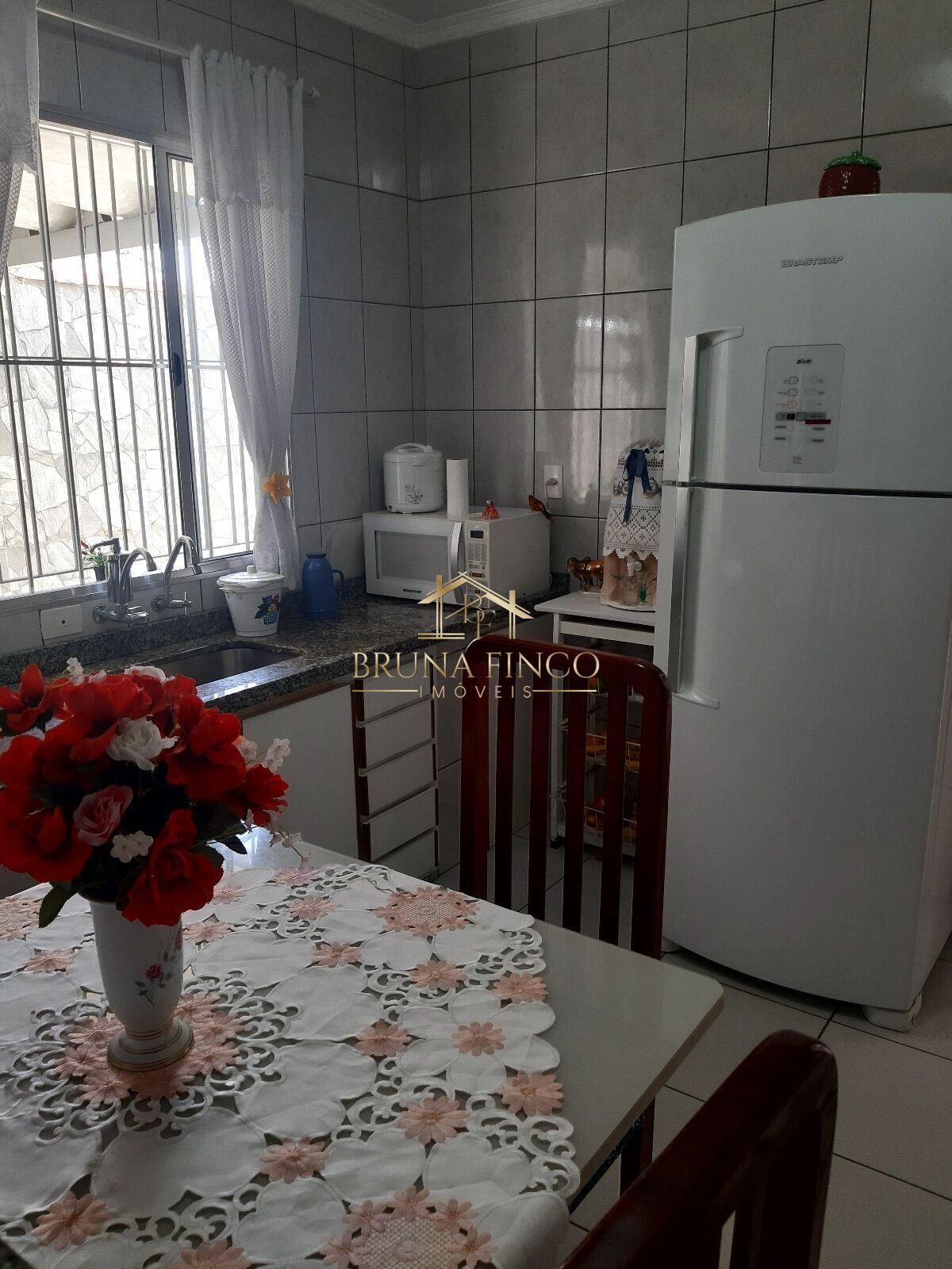 Casa à venda com 5 quartos, 197m² - Foto 4